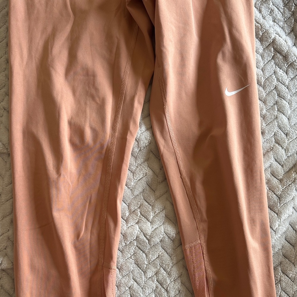 3 Piece Nike Coral High-Neck Logo Crop Tank, Pants and Shorts - Picture 6 of 9